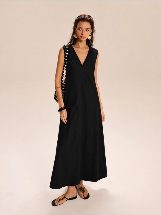 Commense Dresses & Skirts - Linen & Cotton Pocketed V-Neck Maxi Dress